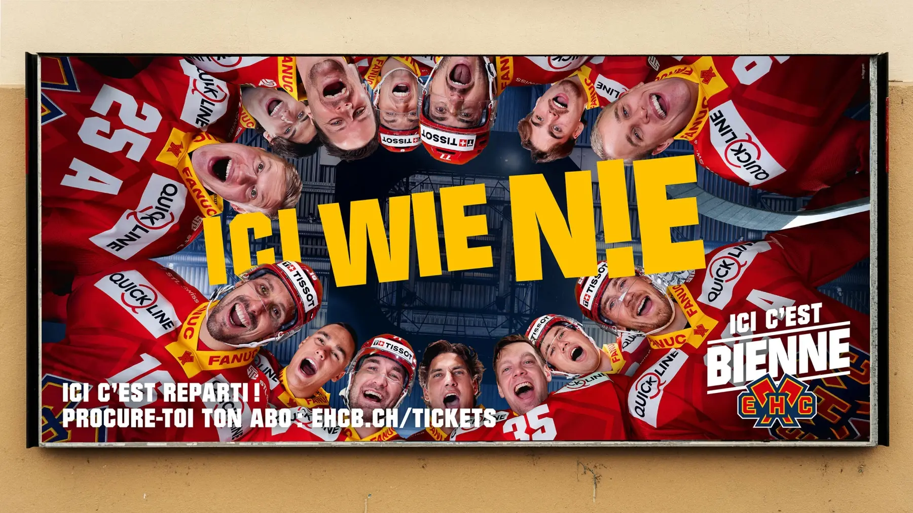 Plakat der EHC Biel/Bienne Kampagne mit Spielern und dem Slogan ICI WIE N!E zur Saison 2025-2026, inklusive Ticket-Link.